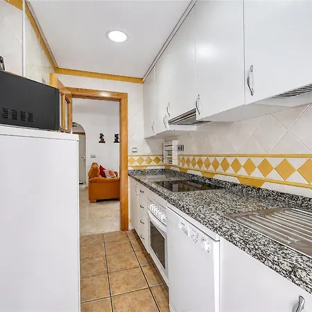 3160 Elegant Seafront House * ماربيا
